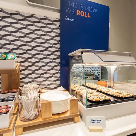 Holiday Inn Express & Suites Chicago - Oak Forest By Ihg Ngoại thất bức ảnh