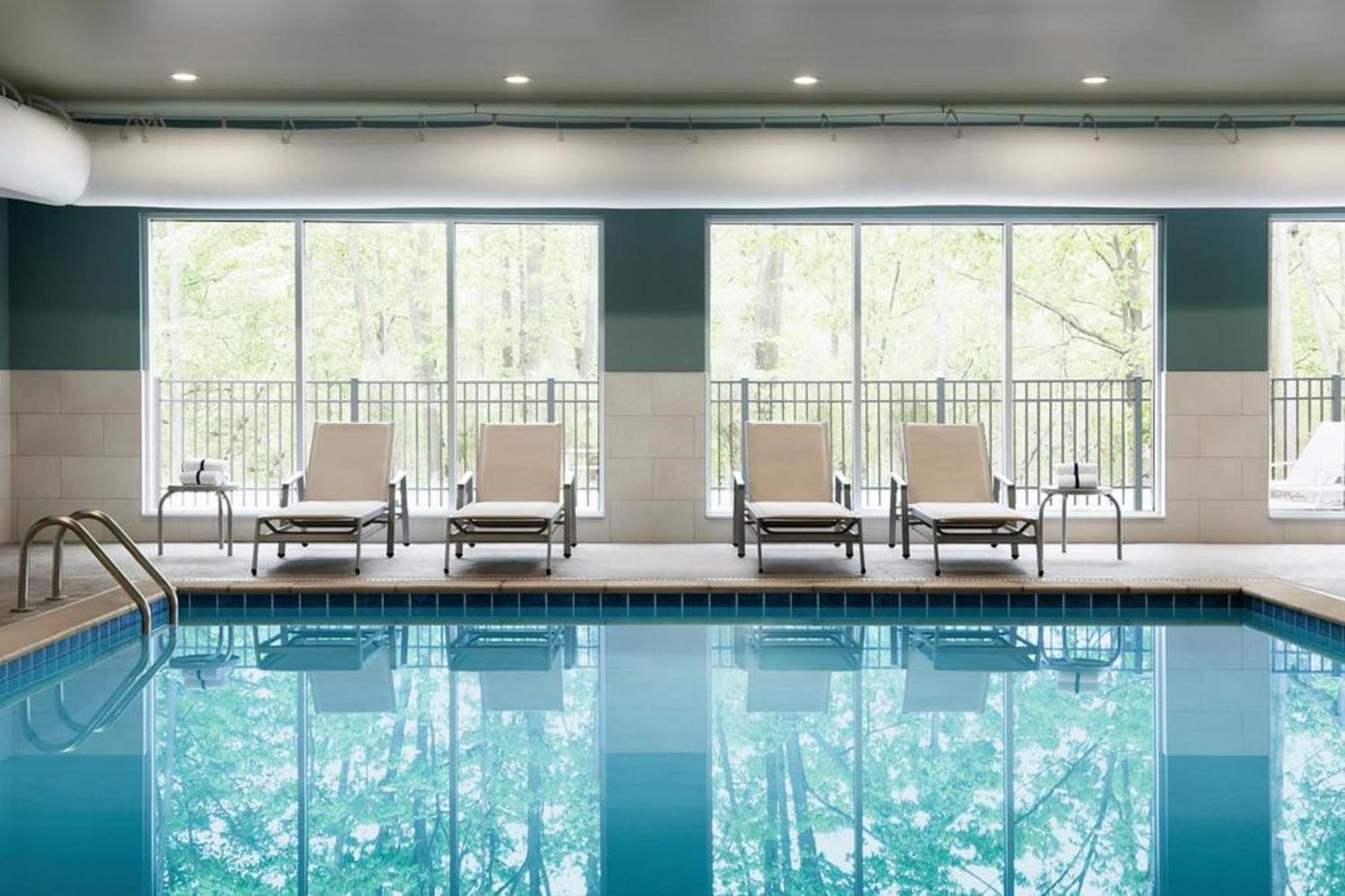 Holiday Inn Express & Suites Chicago - Oak Forest By Ihg Ngoại thất bức ảnh